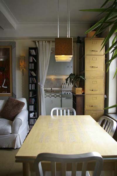 kitchen and dining area in studio apartment