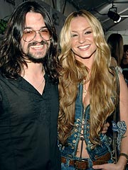 Shooter Jennings & Drea de Matteo Get Engaged – On Stage - Engagements ...